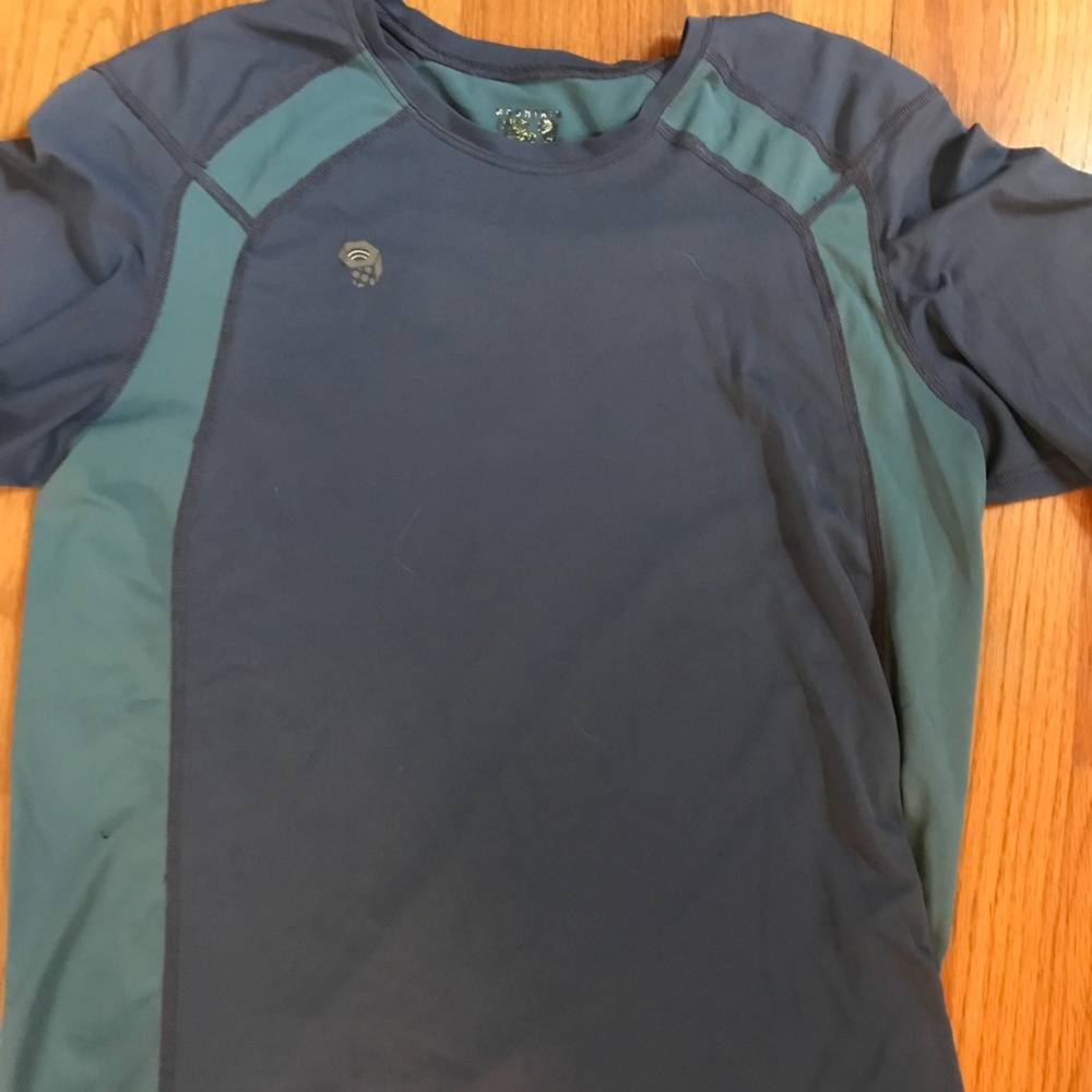 Men’s mountain hard wear shirt